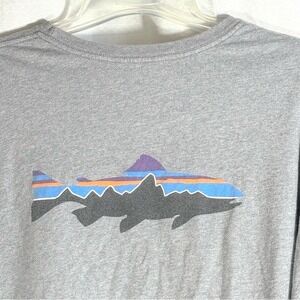 Patagonia responsibility Gray Graphic T-Shirt with Trout Design size XL